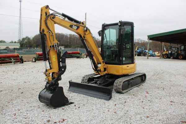 2019 Caterpillar 303.5E2 CR Mini Excavator 611 hours