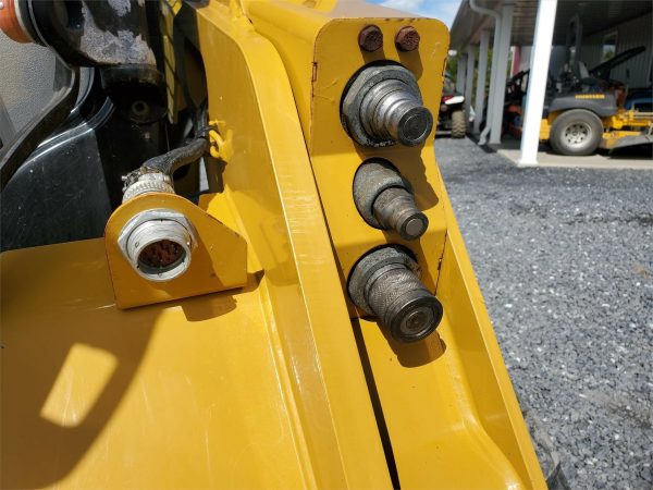 2017 Caterpillar 236D Skid Steer 298 hours - Image 14