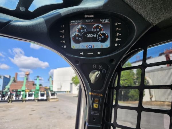2018 Bobcat T740 Skid Steer 2249 hours - Image 15