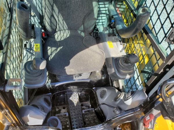 2017 Caterpillar 236D Skid Steer 298 hours - Image 12