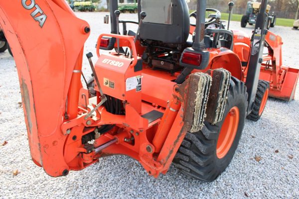 2009 Kubota B26 Tractor 1779 hours - Image 28