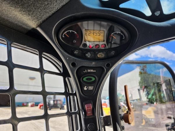 2018 Bobcat T740 Skid Steer 2249 hours - Image 17