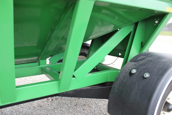 2015 J&M 440SD Gravity Wagon - Image 17