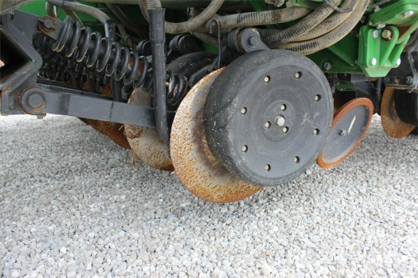 2012 John Deere 1990 Air Seeder - Image 23