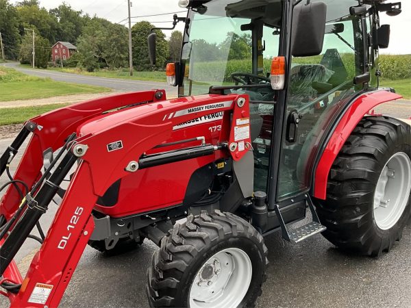 2018 Massey Ferguson 1735M Tractor  315 hours - Image 59