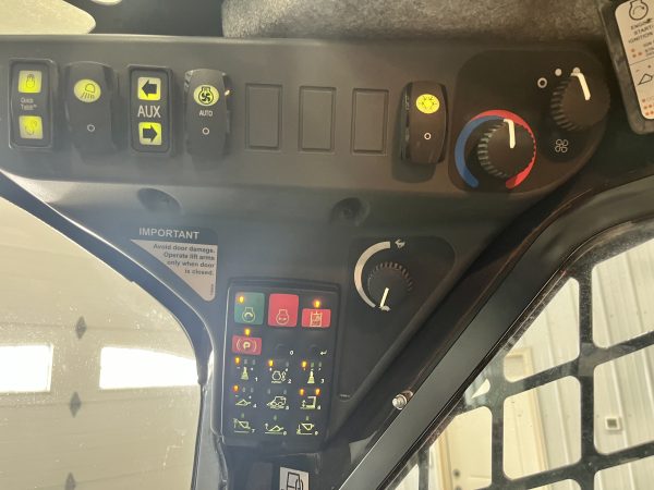 2018 John Deere 333G Skid Steer 1950 hours - Image 2