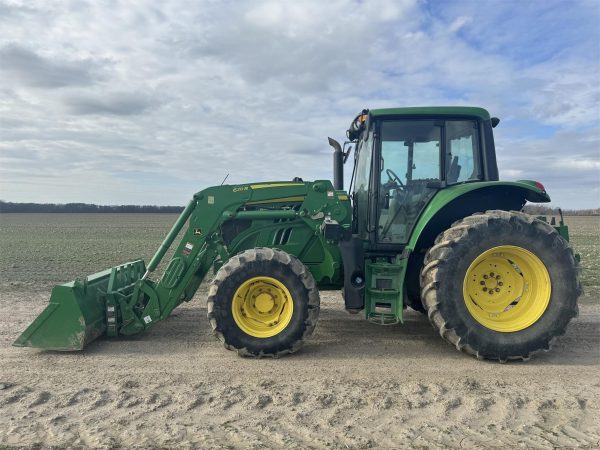 2017 John Deere 6120M Tractor Hours: 3267 - Image 2