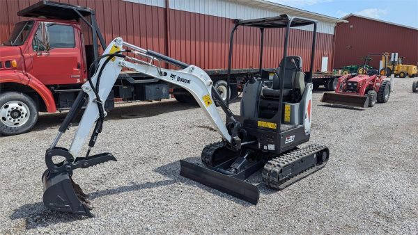 2017 Bobcat E20 Mini Excavator 1681 hours - Image 2
