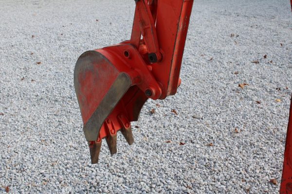 2009 Kubota B26 Tractor 1779 hours - Image 25