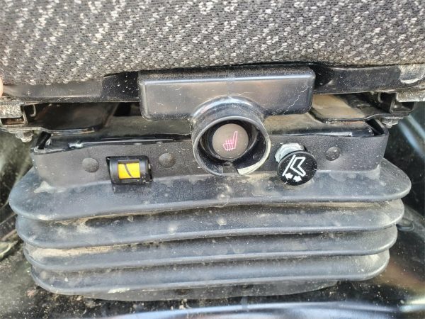 2017 Caterpillar 236D Skid Steer 298 hours - Image 7