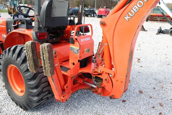 2009 Kubota B26 Tractor 1779 hours - Image 23
