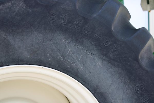 2011 J&M 875-18 Grain Cart - Image 11
