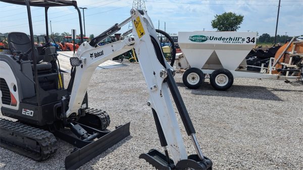 2017 Bobcat E20 Mini Excavator 1681 hours - Image 24