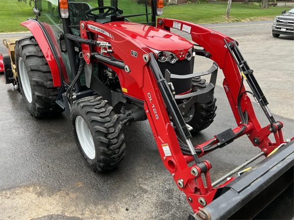 2018 Massey Ferguson 1735M Tractor  315 hours - Image 54