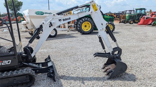 2017 Bobcat E20 Mini Excavator 1681 hours - Image 25