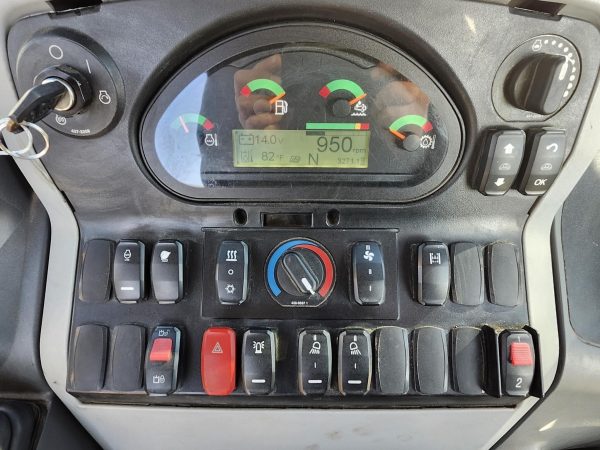 2019 Caterpillar 420F2 Backhoe 3271 hours - Image 24