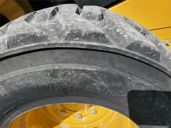 2017 Caterpillar 236D Skid Steer 298 hours - Image 3