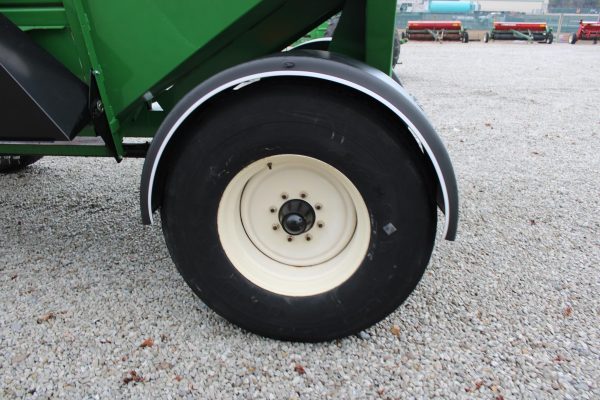 2015 J&M 440SD Gravity Wagon - Image 27