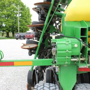 2012 John Deere 1990 Air Seeder - Image 14
