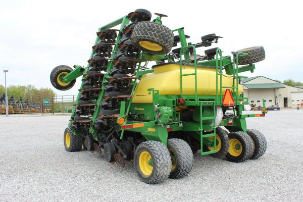 2012 John Deere 1990 Air Seeder - Image 39