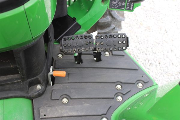 2019 John Deere 4044M Tractor 247 hours - Image 12