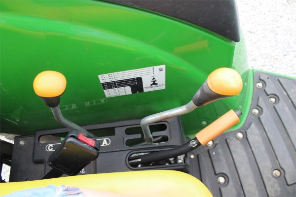 2019 John Deere 4044M Tractor 247 hours - Image 10