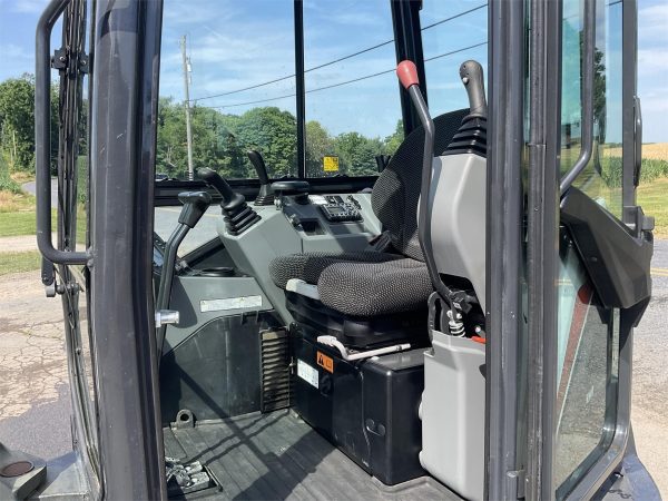 2021 Bobcat E35 Backhoe 140 hours Mini Excavator - Image 11