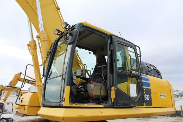 2015 Komatsu PC360 LC-11 Excavator - Image 18