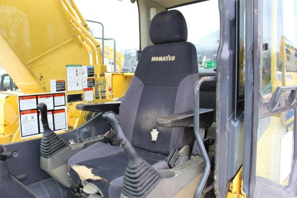 2015 Komatsu PC360 LC-11 Excavator - Image 17