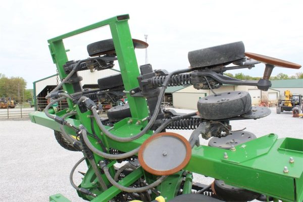 2012 John Deere 1990 Air Seeder - Image 7