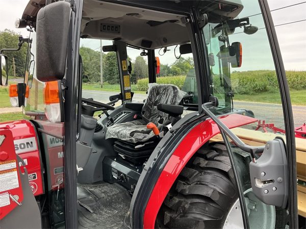 2018 Massey Ferguson 1735M Tractor  315 hours - Image 42