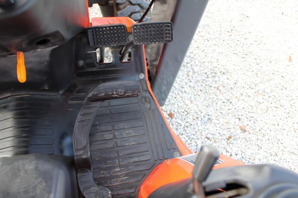 2009 Kubota B26 Tractor 1779 hours - Image 9
