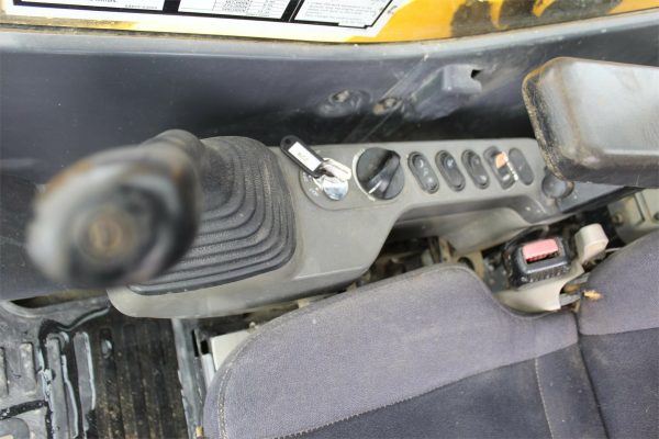 2015 Komatsu PC360 LC-11 Excavator - Image 14