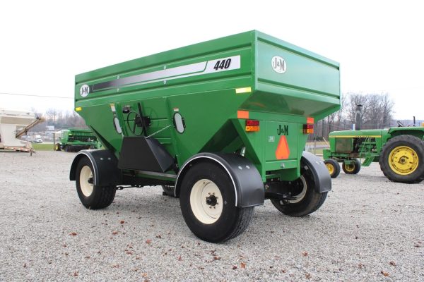 2015 J&M 440SD Gravity Wagon - Image 3