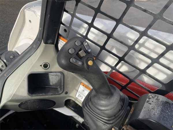 2018 Bobcat T630 Skid Steer 1380 hours - Image 8