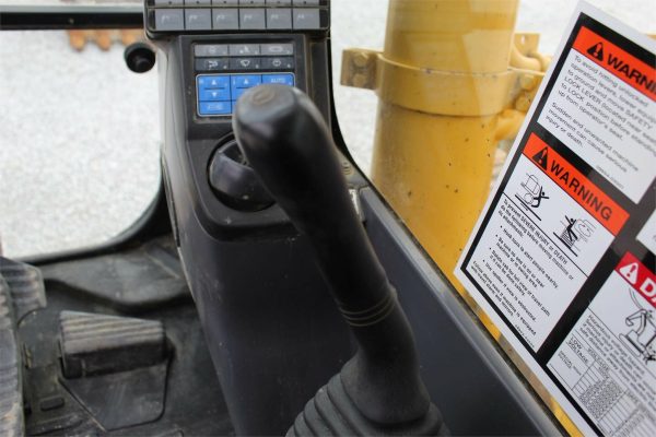 2015 Komatsu PC360 LC-11 Excavator - Image 12