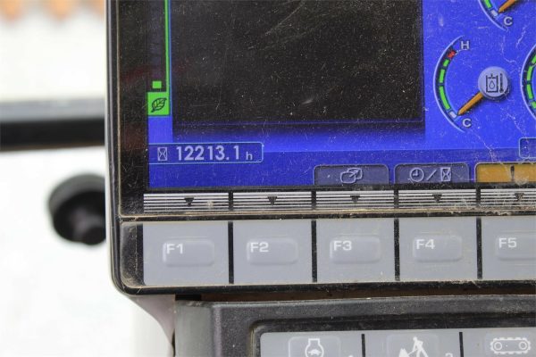 2015 Komatsu PC360 LC-11 Excavator - Image 10