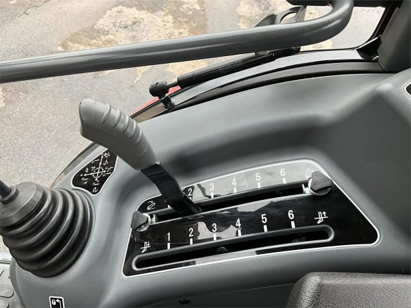 2018 Massey Ferguson 1735M Tractor  315 hours - Image 34