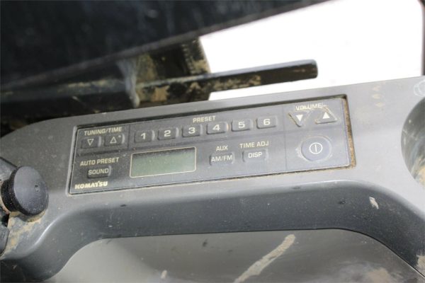 2015 Komatsu PC360 LC-11 Excavator - Image 7