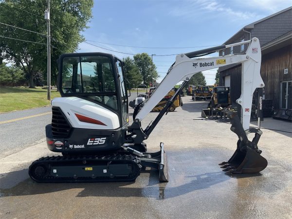 2021 Bobcat E35 Backhoe 140 hours Mini Excavator - Image 39