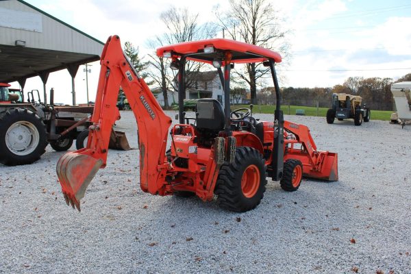 2009 Kubota B26 Tractor 1779 hours - Image 40