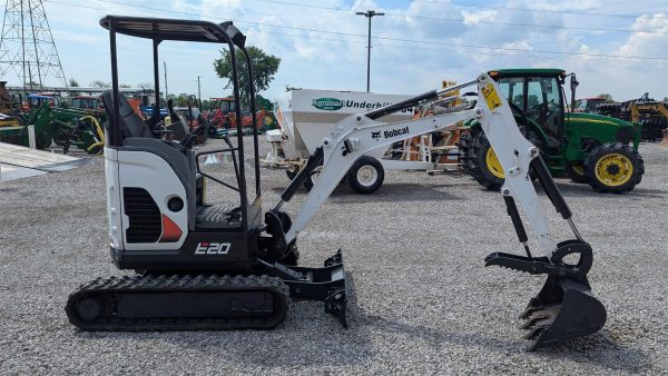 2017 Bobcat E20 Mini Excavator 1681 hours - Image 5