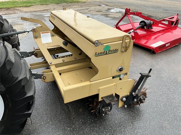 2018 Massey Ferguson 1735M Tractor  315 hours - Image 28