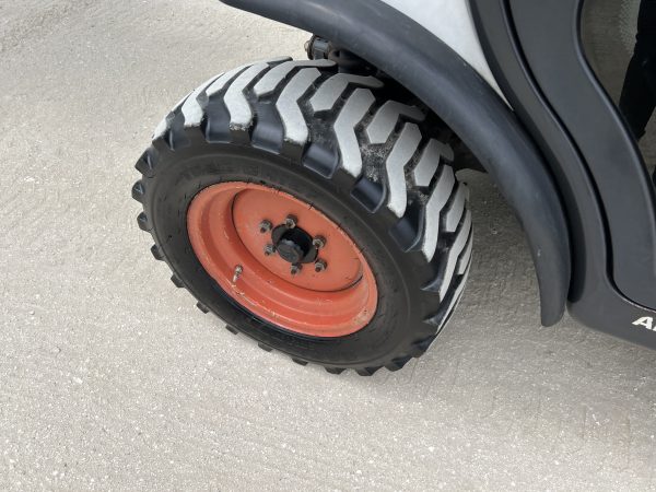 2014 Bobcat Skid Steers Toolcat 5600 4X4 Tier 4  Series-G - Image 9